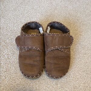 Brown Deer Stags Slippers size 7M